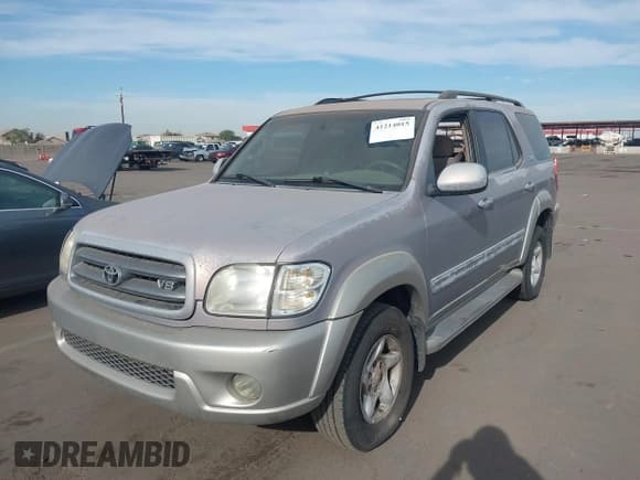 ✅ 2002 Toyota Sequoia SR5 • VIN: 5TDZT34AX2S086579 • Lot: 41214015. Listed on IAAI with 285,639 mi. Free auction sales archive from the USA and detailed vehicle history report at DreamBid. Image 2.