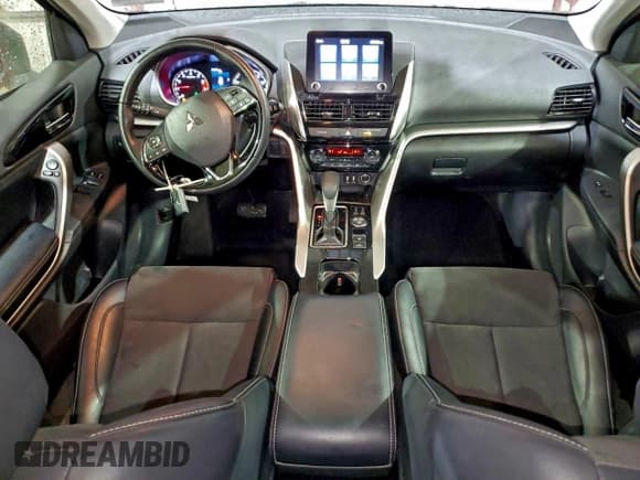 ✅ 2024 Mitsubishi Eclipse Cross SE • VIN: JA4ATWAA3RZ017495 • Lot: 94580335. Wystawiony na Copart z przebiegiem 50 611 mil. Bezpłatny archiwum sprzedaży aukcyjnych z USA i szczegółowy raport historii pojazdu na DreamBid. Zdjęcie 8.