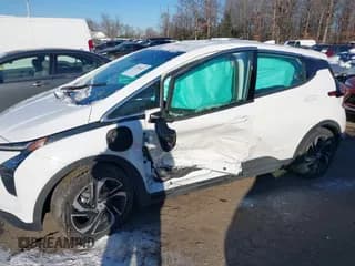 ✅ 2022 Chevrolet Bolt EV 2LT • VIN: 1G1FX6S01N4100400 • Lot: 41296423. Wystawiony na IAAI z przebiegiem 21 465 mil. Bezpłatny archiwum sprzedaży aukcyjnych z USA i szczegółowy raport historii pojazdu na DreamBid. Zdjęcie 6.