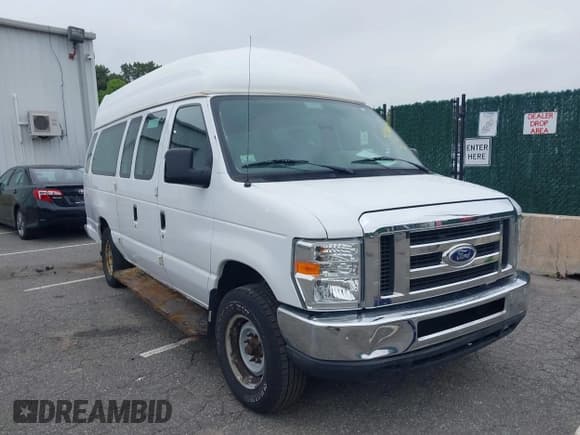 ✅ 2014 Ford Econoline Cargo Commercial • VIN: 1FTNS2EW7EDA93169 • Lot: 42294932. Listed on IAAI with 157,317 mi. Free auction sales archive from the USA and detailed vehicle history report at DreamBid. Image 1.