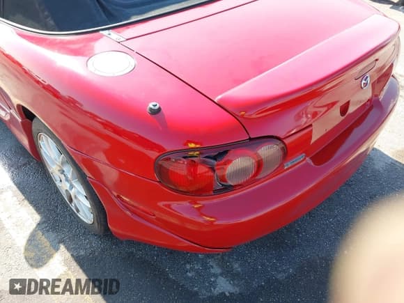 ✅ 2003 Mazda MX-5 Miata Cloth • VIN: JM1NB353030301893 • Лот: 42852487. Опубликован ранее на IAAI с пробегом 116 218 миль. Бесплатный доступ к архиву аукционных продаж из США и подробный отчёт об истории автомобиля на DreamBid. Изображение 6.