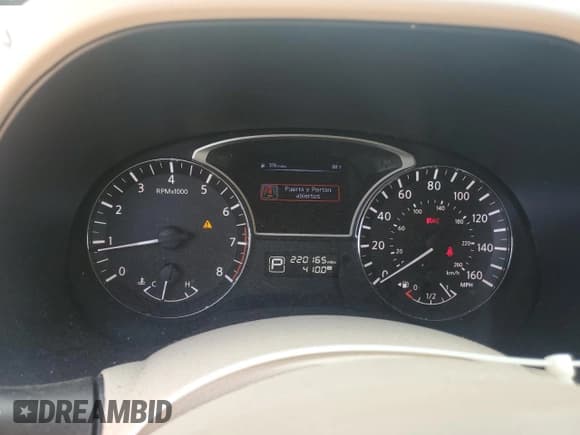 ✅ 2014 Nissan Pathfinder S • VIN: 5N1AR2MN7EC652112 • Lot: 70918995. Listed on Copart with 220,165 mi. Free auction sales archive from the USA and detailed vehicle history report at DreamBid. Image 9.