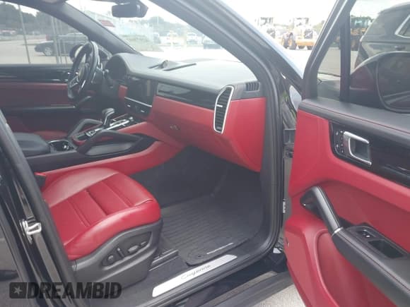 ✅ 2022 Porsche Cayenne • VIN: WP1AA2AY2NDA04020 • Лот: 42577692. Опубликован ранее на IAAI с пробегом Не указан. Бесплатный доступ к архиву аукционных продаж из США и подробный отчёт об истории автомобиля на DreamBid. Изображение 5.