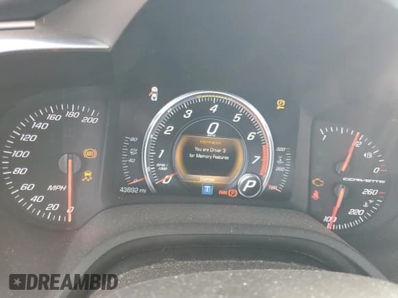 ✅ 2016 Chevrolet Corvette Z51 3LT • VIN: 1G1YM2D72G5115814 • Lot: 89352015. Wystawiony na Copart z przebiegiem 43 692 mil. Bezpłatny archiwum sprzedaży aukcyjnych z USA i szczegółowy raport historii pojazdu na DreamBid. Zdjęcie 9.