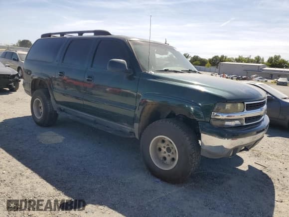 ✅ 2002 Chevrolet Suburban LT • VIN: 3GNFK16T82G306378 • Лот: 55460435. Опубликован ранее на Copart с пробегом 240 529 миль. Бесплатный доступ к архиву аукционных продаж из США и подробный отчёт об истории автомобиля на DreamBid. Изображение 4.