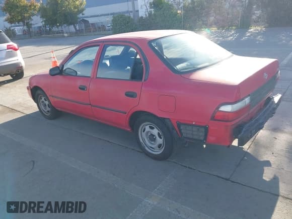 ✅ 1996 Toyota Corolla • VIN: 1NXBA02E5TZ381433 • Lot: 43858517. Listed on IAAI with 147,583 mi. Free auction sales archive from the USA and detailed vehicle history report at DreamBid. Image 3.