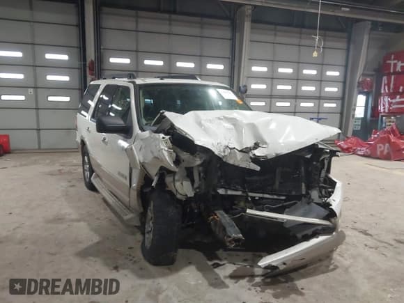 ✅ 2008 Ford Expedition Eddie Bauer • VIN: 1FMFU18518LA80273 • Lot: 41608530. Wystawiony na IAAI z przebiegiem 187 059 mil. Bezpłatny archiwum sprzedaży aukcyjnych z USA i szczegółowy raport historii pojazdu na DreamBid. Zdjęcie 6.