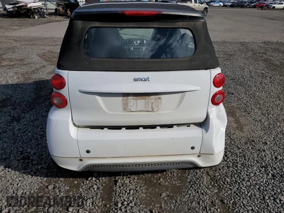 ✅ 2015 Smart fortwo Passion • VIN: WMEEK3BA5FK835565 • Lot: 76688204. Wystawiony na Copart z przebiegiem 62 674 mil. Bezpłatny archiwum sprzedaży aukcyjnych z USA i szczegółowy raport historii pojazdu na DreamBid. Zdjęcie 6.
