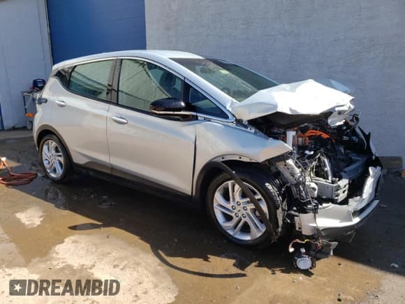 ✅ 2023 Chevrolet Bolt EV 1LT • VIN: 1G1FW6S08P4174273 • Lot: 50796534. Wystawiony na Copart z przebiegiem Nie podano. Bezpłatny archiwum sprzedaży aukcyjnych z USA i szczegółowy raport historii pojazdu na DreamBid. Zdjęcie 4.