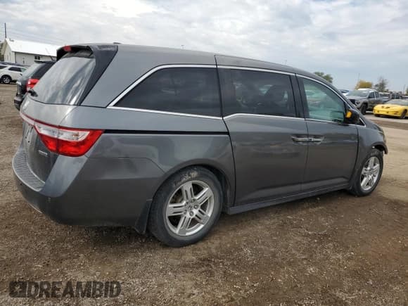 ✅ 2011 Honda Odyssey Touring • VIN: 5FNRL5H95BB093231 • Lot: 86462735. Listed on Copart with 150,447 mi. Free auction sales archive from the USA and detailed vehicle history report at DreamBid. Image 3.