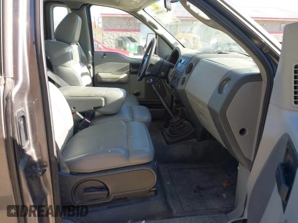 ✅ 2008 Ford F-150 XL • VIN: 1FTRF12288KB55728 • Lot: 43560381. Listed on IAAI with 175,929 mi. Free auction sales archive from the USA and detailed vehicle history report at DreamBid. Image 5.