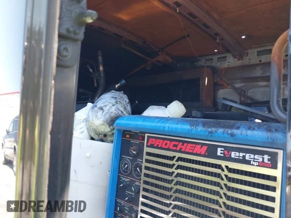 ✅ 2019 Ford Transit • VIN: 1FTBW2CG4KKB41754 • Lot: 42217956. Wystawiony na IAAI z przebiegiem Nie podano. Bezpłatny archiwum sprzedaży aukcyjnych z USA i szczegółowy raport historii pojazdu na DreamBid. Zdjęcie 8.