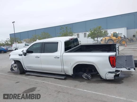 ✅ 2023 GMC Sierra 1500 Denali Ultimate • VIN: 1GTUUHEL2PZ298886 • Лот: 41976852. Опубликован ранее на IAAI с пробегом 15 586 миль. Бесплатный доступ к архиву аукционных продаж из США и подробный отчёт об истории автомобиля на DreamBid. Изображение 15.