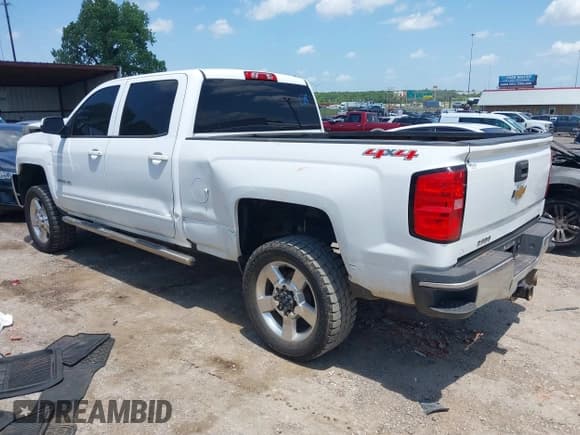 ✅ 2017 Chevrolet Silverado 2500HD LT • VIN: 1GC1KVEYXHF219437 • Lot: 42540161. Wystawiony na IAAI z przebiegiem 195 591 mil. Bezpłatny archiwum sprzedaży aukcyjnych z USA i szczegółowy raport historii pojazdu na DreamBid. Zdjęcie 3.