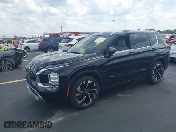 ✅ 2022 Mitsubishi Outlander SEL • VIN: JA4J3VA80NZ084668 • Lot: 42330101. Listed on IAAI with 13,997 mi. Free auction sales archive from the USA and detailed vehicle history report at DreamBid. Image 17.