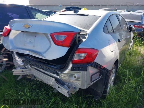 ✅ 2018 Chevrolet Cruze LS • VIN: 1G1BC5SM2J7178216 • Лот: 41877828. Опубликован ранее на IAAI с пробегом 91 736 миль. Бесплатный доступ к архиву аукционных продаж из США и подробный отчёт об истории автомобиля на DreamBid. Изображение 4.