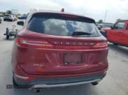 ✅ 2018 Lincoln MKC Reserve • VIN: 5LMCJ3C92JUL08599 • Lot: 62322875. Wystawiony na Copart z przebiegiem 82 142 mil. Bezpłatny archiwum sprzedaży aukcyjnych z USA i szczegółowy raport historii pojazdu na DreamBid. Zdjęcie 6.