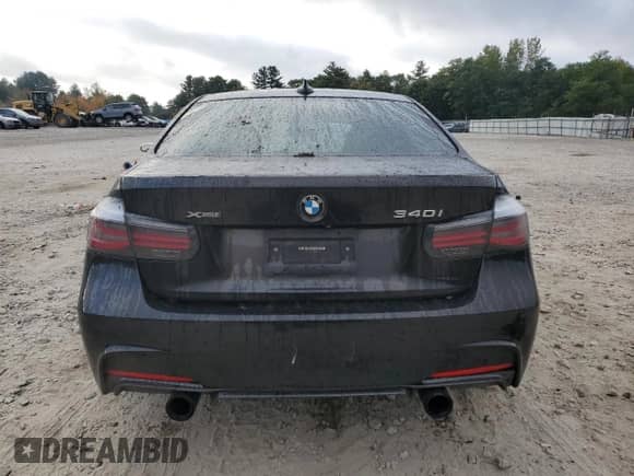 2018 BMW 3 Series 340i xDrive with VIN WBA8B7G57JNU95077, listed as a Copart auction lot 85532125 with 110,116 mi miles and Salvage title. Bid and sale history available at DreamBid. Image 6.