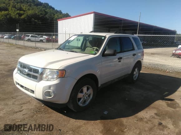 ✅ 2011 Ford Escape XLT • VIN: 1FMCU9D79BKA93682 • Лот: 37467289. Опубликован ранее на IAAI с пробегом 108 175 миль. Бесплатный доступ к архиву аукционных продаж из США и подробный отчёт об истории автомобиля на DreamBid. Изображение 2.