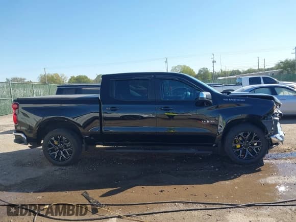 ✅ 2019 Chevrolet Silverado 1500 LT • VIN: 3GCPWCED1KG309680 • Lot: 43512317. Listed on IAAI with 84,209 mi. Free auction sales archive from the USA and detailed vehicle history report at DreamBid. Image 13.