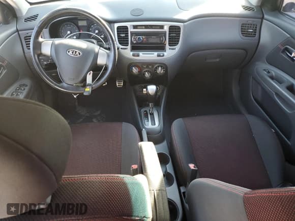 ✅ 2007 Kia Rio SX • VIN: KNADE163X76248237 • Lot: 87360325. Wystawiony na Copart z przebiegiem 118 672 mil. Bezpłatny archiwum sprzedaży aukcyjnych z USA i szczegółowy raport historii pojazdu na DreamBid. Zdjęcie 8.