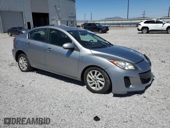 ✅ 2013 Mazda 3 i Touring • VIN: JM1BL1VP2D1762306 • Лот: 55887715. Опубликован ранее на Copart с пробегом 73 598 миль. Бесплатный доступ к архиву аукционных продаж из США и подробный отчёт об истории автомобиля на DreamBid. Изображение 4.