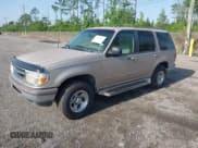 ✅ 1997 Ford Explorer Eddie Bauer • VIN: 1FMDU32X8VZC30353 • Lot: 42259734. Wystawiony na IAAI z przebiegiem 249 106 mil. Bezpłatny archiwum sprzedaży aukcyjnych z USA i szczegółowy raport historii pojazdu na DreamBid. Zdjęcie 2.