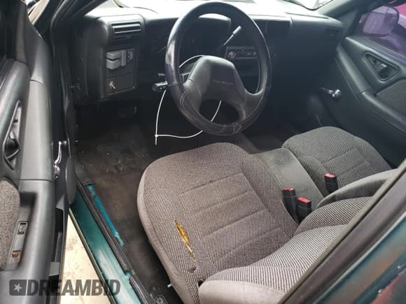 ✅ 1994 Chevrolet S-10 • VIN: 1GCCS14Z9R8130718 • Лот: 48229205. Опубликован ранее на Copart с пробегом 184 793 миль. Бесплатный доступ к архиву аукционных продаж из США и подробный отчёт об истории автомобиля на DreamBid. Изображение 8.