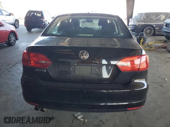 ✅ 2012 Volkswagen Jetta • VIN: 3VW1K7AJ6CM328049 • Lot: 82281725. Wystawiony na Copart z przebiegiem 214 725 mil. Bezpłatny archiwum sprzedaży aukcyjnych z USA i szczegółowy raport historii pojazdu na DreamBid. Zdjęcie 6.