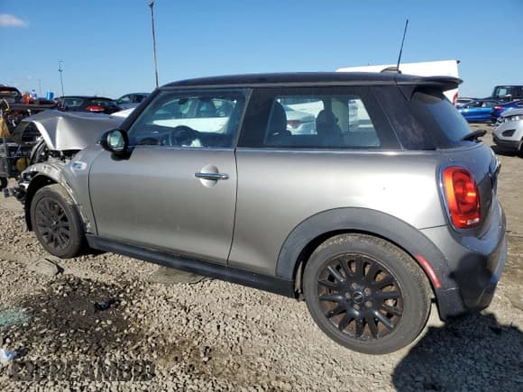✅ 2017 MINI Hardtop Cooper S • VIN: WMWXP7C35H2A45704 • Lot: 89843645. Listed on Copart with 54,925 mi. Free auction sales archive from the USA and detailed vehicle history report at DreamBid. Image 2.