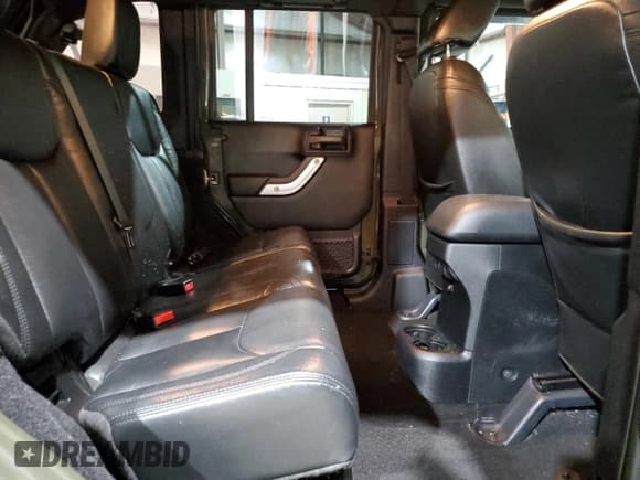 ✅ 2016 Jeep Wrangler Unlimited Sahara • VIN: 1C4BJWEG6GL143963 • Лот: 64612215. Опубликован ранее на Copart с пробегом 82 147 миль. Бесплатный доступ к архиву аукционных продаж из США и подробный отчёт об истории автомобиля на DreamBid. Изображение 10.