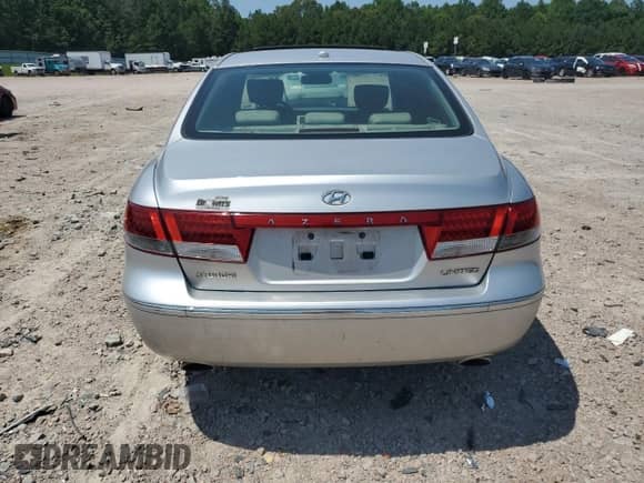 2008 Hyundai Azera Limited с VIN KMHFC46F98A303977, выставлен на аукционе Copart как лот 62328645 с пробегом 220 663 миль миль и Списание • Salvage title. История ставок и продаж доступна на DreamBid. Изображение 6.