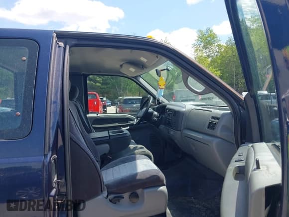 ✅ 2002 Ford F-250 XL • VIN: 1FTNX21L72EB65572 • Lot: 42411813. Listed on IAAI with 238,523 mi. Free auction sales archive from the USA and detailed vehicle history report at DreamBid. Image 5.