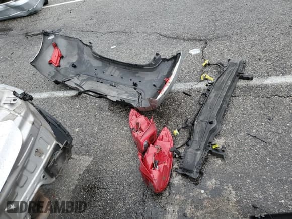 ✅ 2013 Hyundai Veloster w/Gray Int • VIN: KMHTC6AD2DU093056 • Lot: 81179253. Listed on Copart with 144,405 mi. Free auction sales archive from the USA and detailed vehicle history report at DreamBid. Image 12.