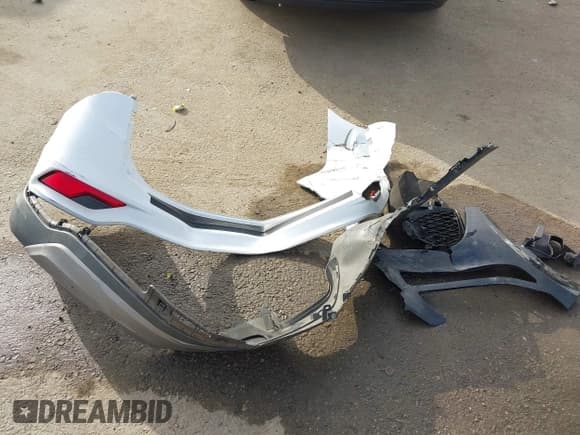 ✅ 2017 Hyundai Santa Fe 2.4L • VIN: 5NMZU3LB3HH034679 • Лот: 43585420. Опубликован ранее на IAAI с пробегом 98 763 миль. Бесплатный доступ к архиву аукционных продаж из США и подробный отчёт об истории автомобиля на DreamBid. Изображение 11.