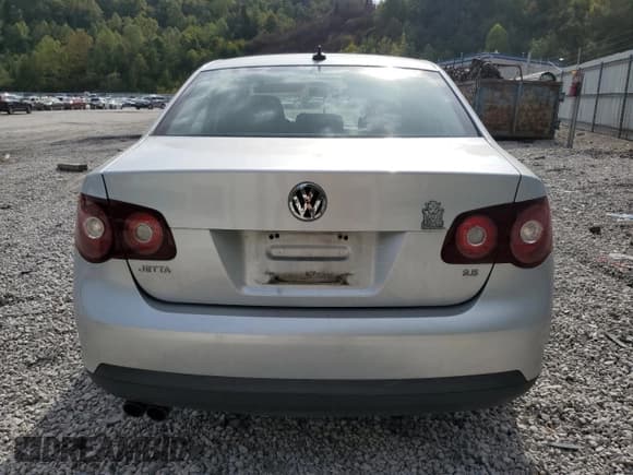✅ 2008 Volkswagen Jetta SE • VIN: 3VWRM71K08M147364 • Lot: 80351955. Listed on Copart with 134,649 mi. Free auction sales archive from the USA and detailed vehicle history report at DreamBid. Image 6.