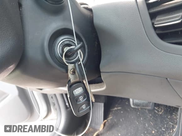 ✅ 2013 Hyundai Elantra GLS • VIN: KMHDH4AE1DU530595 • Lot: 43653046. Listed on IAAI with 133,076 mi. Free auction sales archive from the USA and detailed vehicle history report at DreamBid. Image 11.