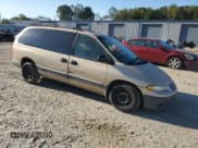 ✅ 1998 Plymouth Voyager SE • VIN: 1P4GP44G4WB522499 • Lot: 73675104. Wystawiony na Copart z przebiegiem 167 141 mil. Bezpłatny archiwum sprzedaży aukcyjnych z USA i szczegółowy raport historii pojazdu na DreamBid. Zdjęcie 4.