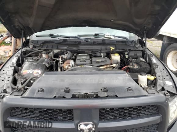 ✅ 2018 Ram 3500 Tradesman • VIN: 3C63RRGL0JG305154 • Лот: 81585535. Опубликован ранее на Copart с пробегом 158 520 миль. Бесплатный доступ к архиву аукционных продаж из США и подробный отчёт об истории автомобиля на DreamBid. Изображение 11.