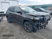 ✅ 2022 Jeep Compass Latitude Lux • VIN: 3C4NJDFB8NT129374 • Lot: 42646679. Wystawiony na IAAI z przebiegiem 29 729 mil. Bezpłatny archiwum sprzedaży aukcyjnych z USA i szczegółowy raport historii pojazdu na DreamBid. Zdjęcie 1.