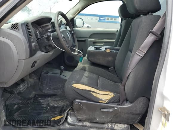 ✅ 2013 Chevrolet Silverado 2500HD Work Truck • VIN: 1GC0KVCG1DF176641 • Lot: 57425785. Wystawiony na Copart z przebiegiem 195 846 mil. Bezpłatny archiwum sprzedaży aukcyjnych z USA i szczegółowy raport historii pojazdu na DreamBid. Zdjęcie 7.