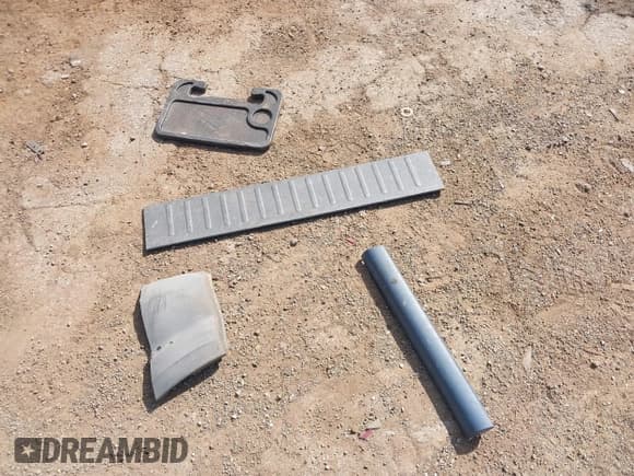 ✅ 2003 Honda Element DX • VIN: 5J6YH282X3L021500 • Лот: 43333923. Опубликован ранее на IAAI с пробегом 272 573 миль. Бесплатный доступ к архиву аукционных продаж из США и подробный отчёт об истории автомобиля на DreamBid. Изображение 12.