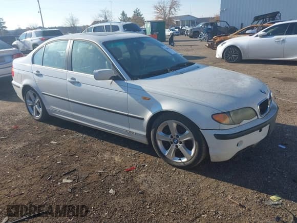 ✅ 2005 BMW 3 Series 330i • VIN: WBAEV53425KM42421 • Lot: 41001073. Listed on IAAI with 188,472 mi. Free auction sales archive from the USA and detailed vehicle history report at DreamBid. Image 1.