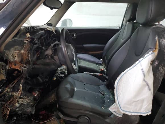 2010 MINI Hardtop with VIN WMWMF3C50ATZ66791, listed as a Copart auction lot 57592875 with Not provided miles and Salvage title. Bid and sale history available at DreamBid. Image 7.