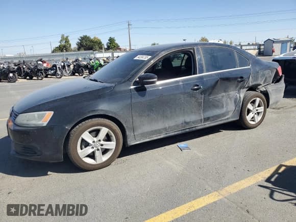 ✅ 2014 Volkswagen Jetta SE • VIN: 3VWD07AJ2EM317135 • Lot: 84284785. Wystawiony na Copart z przebiegiem 159 607 mil. Bezpłatny archiwum sprzedaży aukcyjnych z USA i szczegółowy raport historii pojazdu na DreamBid. Zdjęcie 1.