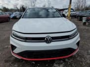✅ 2025 Volkswagen Jetta Autobahn • VIN: 3VW2T7BU1SM014575 • Lot: 92364975. Wystawiony na Copart z przebiegiem 7 468 mil. Bezpłatny archiwum sprzedaży aukcyjnych z USA i szczegółowy raport historii pojazdu na DreamBid. Zdjęcie 5.