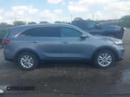 ✅ 2020 Kia Sorento LX • VIN: 5XYPG4A32LG624214 • Лот: 43311177. Опубликован ранее на IAAI с пробегом 100 377 миль. Бесплатный доступ к архиву аукционных продаж из США и подробный отчёт об истории автомобиля на DreamBid. Изображение 13.