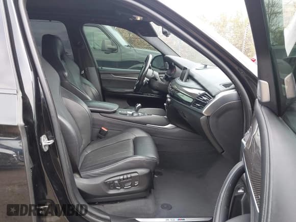 ✅ 2017 BMW X5 M • VIN: 5YMKT6C39H0X20487 • Lot: 43463436. Wystawiony na IAAI z przebiegiem 79 074 mil. Bezpłatny archiwum sprzedaży aukcyjnych z USA i szczegółowy raport historii pojazdu na DreamBid. Zdjęcie 5.