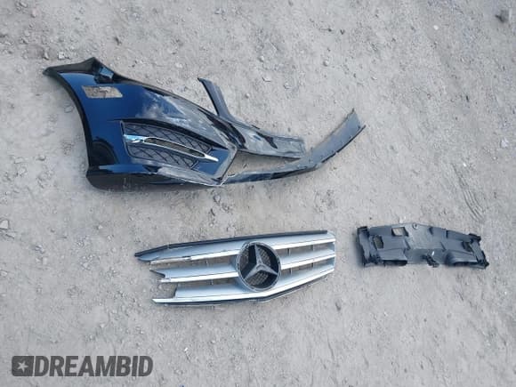 ✅ 2012 Mercedes-Benz C 300 Sport • VIN: WDDGF8BB4CR200153 • Lot: 42585876. Listed on IAAI with 84,843 mi. Free auction sales archive from the USA and detailed vehicle history report at DreamBid. Image 12.