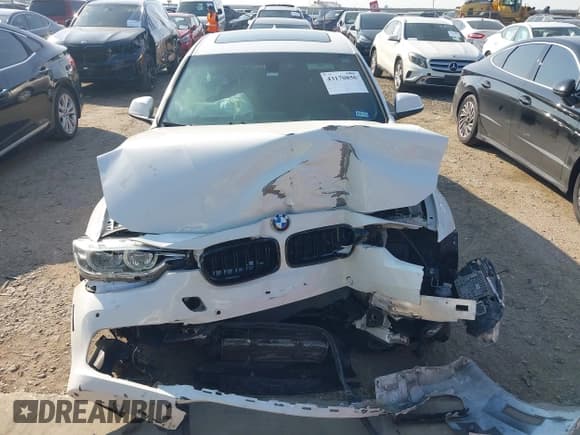 ✅ 2016 BMW 3 Series 328i • VIN: WBA8E9G59GNT83246 • Lot: 43170850. Listed on IAAI with 126,964 mi. Free auction sales archive from the USA and detailed vehicle history report at DreamBid. Image 12.